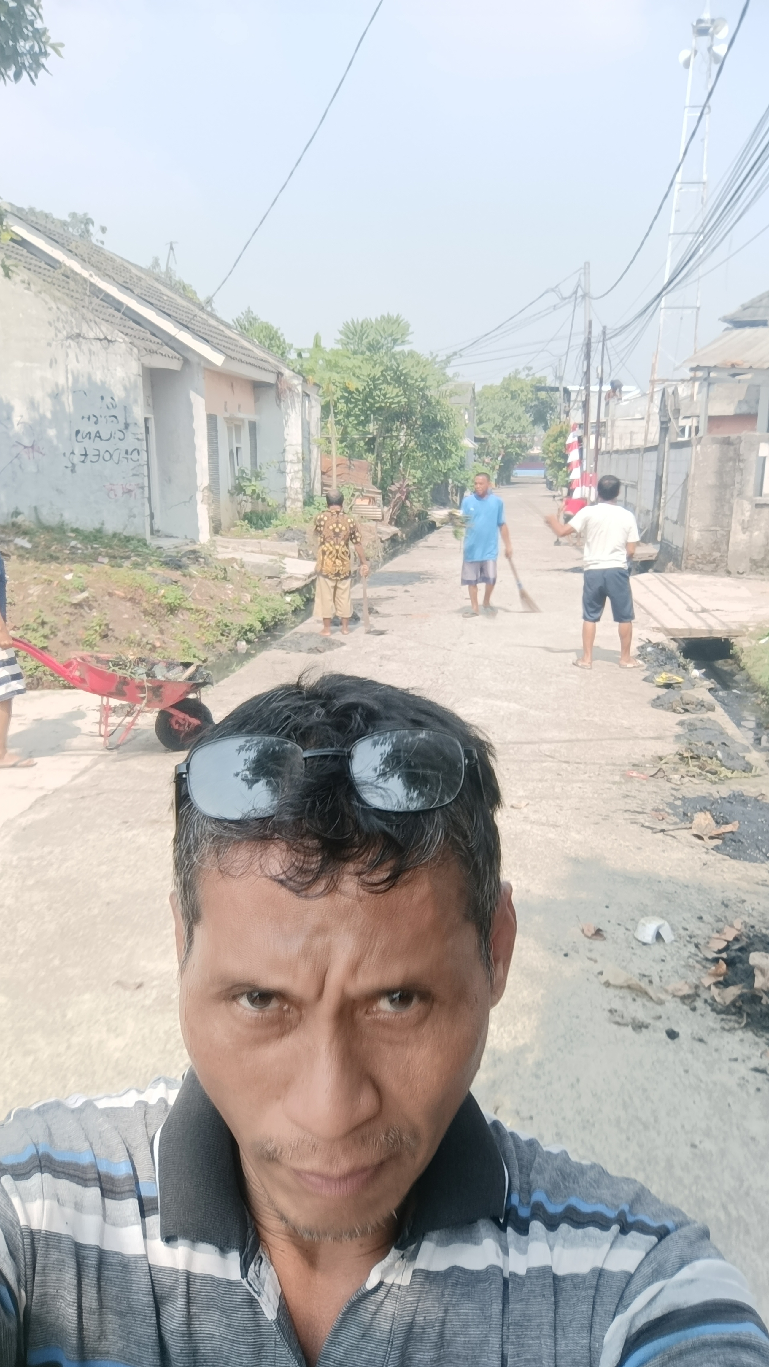Kerja bakti Tri wulan Rt 02/016