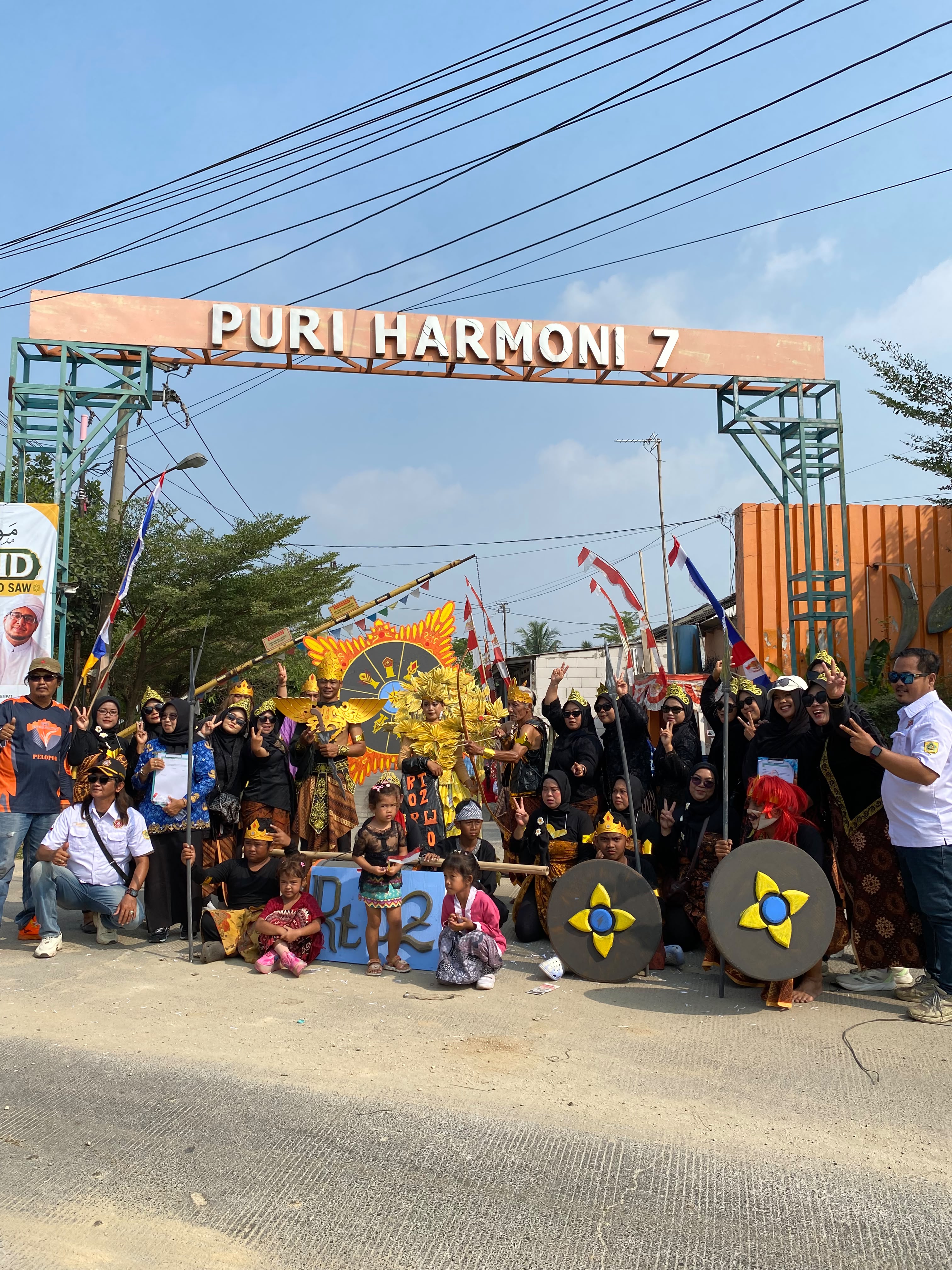 Seputaran perumahan ph7 dan lapangan fasum  RT 04